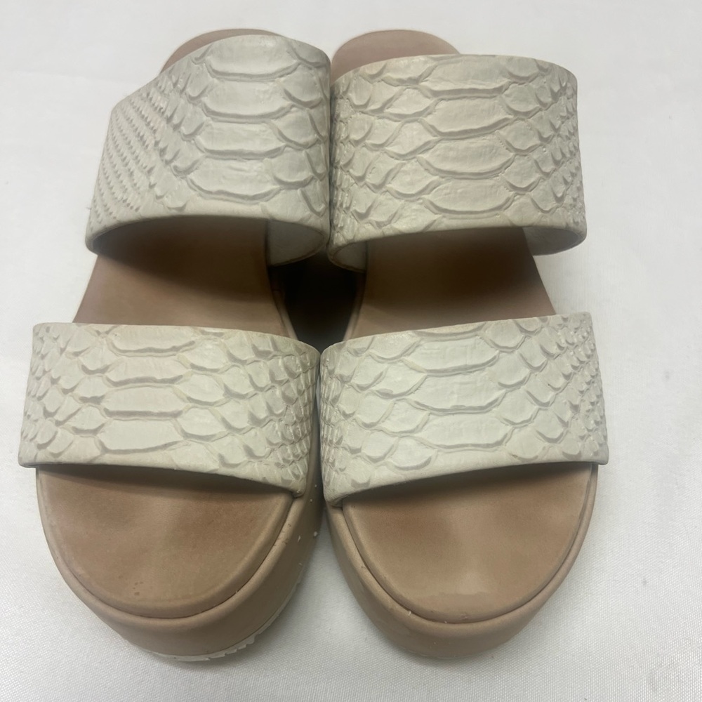 J Slides NYC Cream Snakeskin Platform Sandals. Size 7
